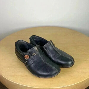 Clarks Slip On Flat Loafer Womens 6.5 Black Leather Comfort Support Walking Shoe